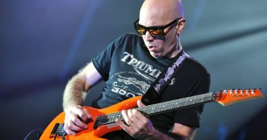 Joe Satriani