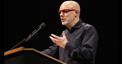 Brian Eno 2225