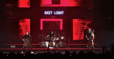 Apocalyptica'dan Muhteşem Metallica Yorumu Enter Sandman