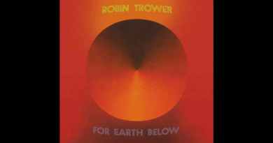 Robin Trower’dan For Earth Below Yeniden!