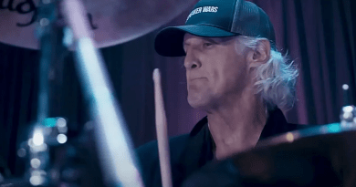 STAN LYNCH