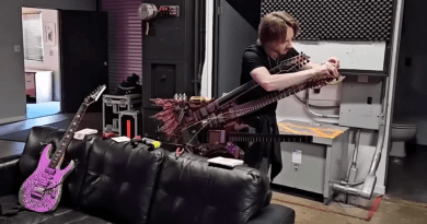 Steve Vai