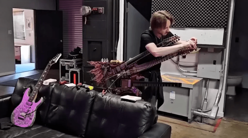 Steve Vai