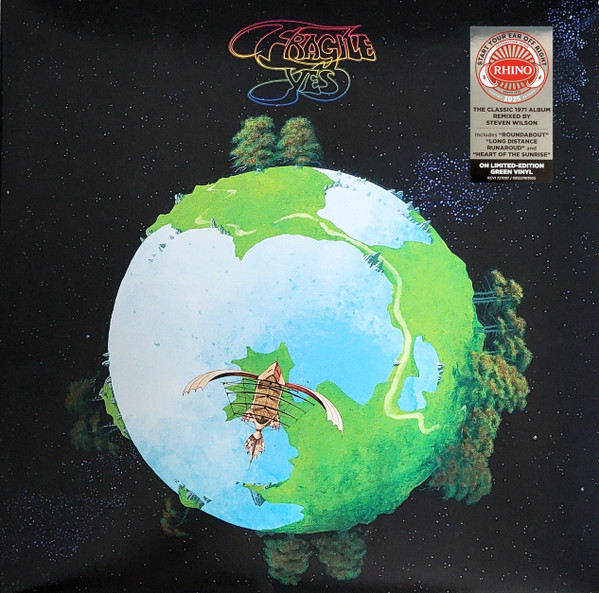 Yes'in 'Fragile' albümü kapağı, yeşil bir gezegenin üzerinde uçan bir uçak ve renkli grafik tasarımla tasarlanmış. Albüm, Steven Wilson remiksi ile sınırlı sayıda yeşil plak formatında yeniden yayınlanacak.