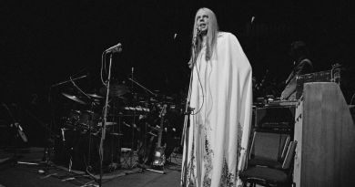 Rick Wakeman - Journey to the Centre of the Earth