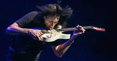 Steve Vai