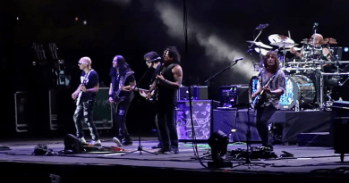Gus G., Joe Satriani ve Steve Vai'nin Sahnesine Katıldı