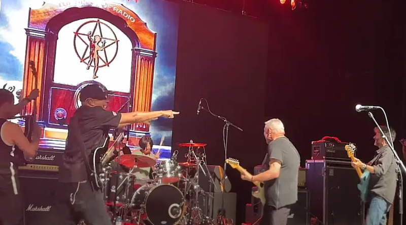 Yoyoka, Lifeson ve Morello ile Rush Çaldı!